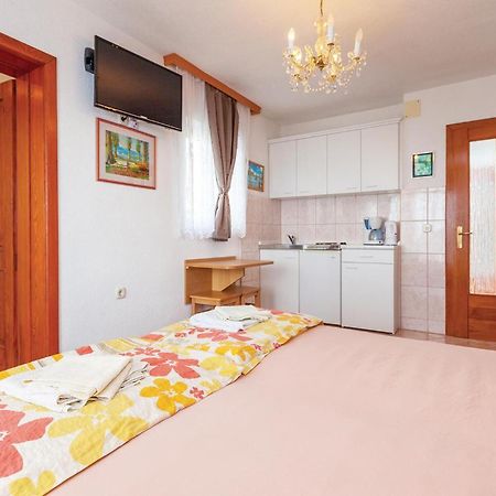 Stunning Apartment In Crikvenica With Wifi Εξωτερικό φωτογραφία