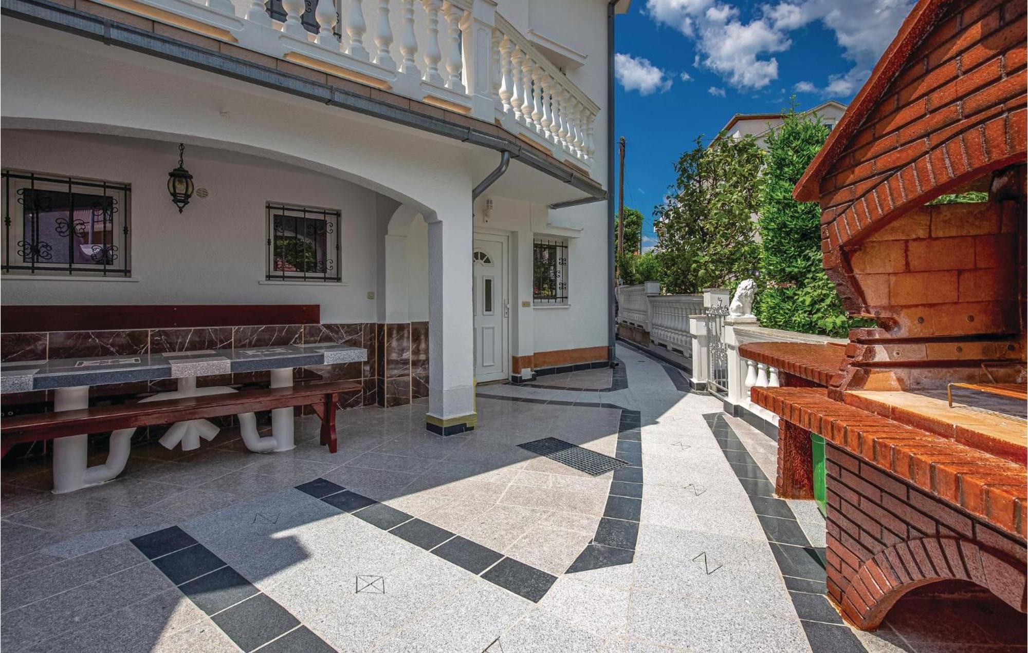 Stunning Apartment In Crikvenica With Wifi Εξωτερικό φωτογραφία
